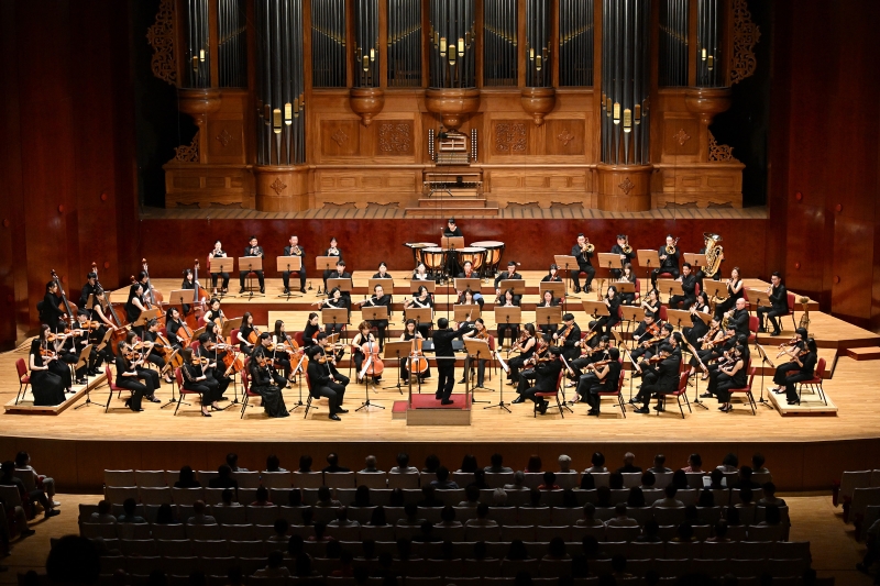 新藝術室內管弦樂團 Ars Nova Chamber & Sinfonietta Orchestra 「2024新藝術德奧樂派巡禮與國人作品- 系列音樂會III」演出照片:精湛的演出,在龐大的布魯克納交響曲呈現。台上演出者與台下聚精會神聆聽的聽眾